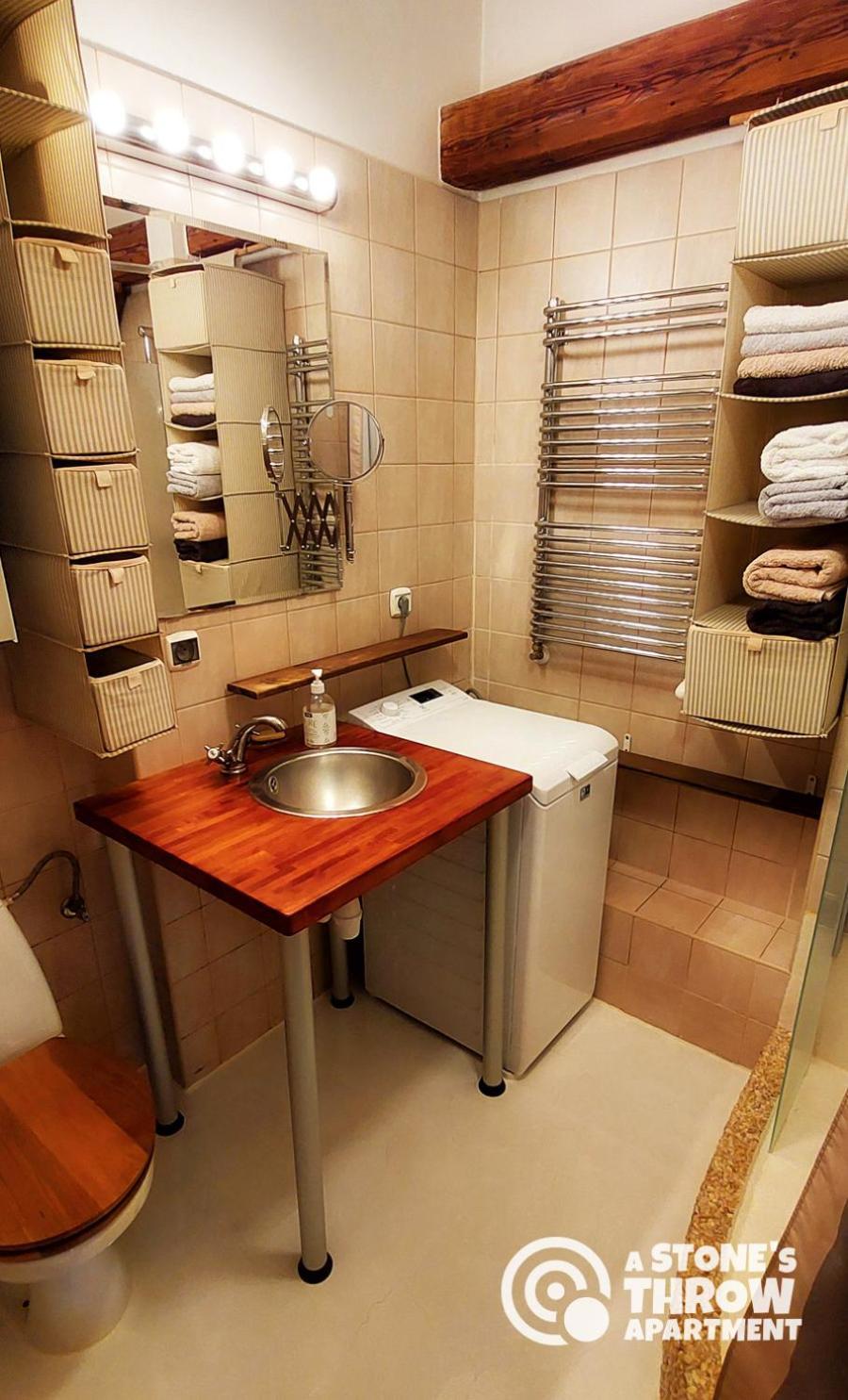 A Stone'S Throw Apartment Cracovie Extérieur photo